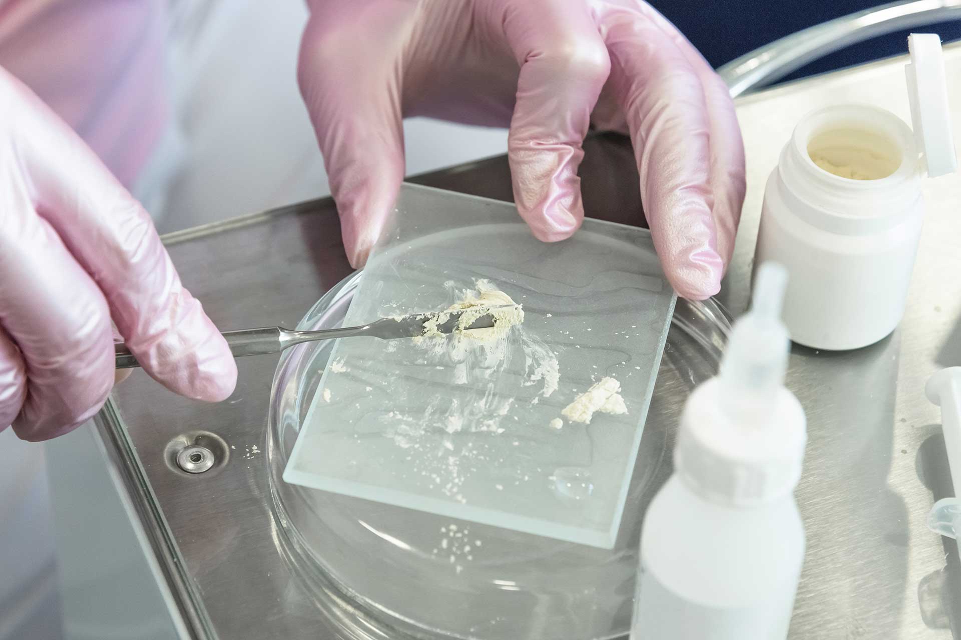 What’s the Difference Between a Certified Dental Assistant and a